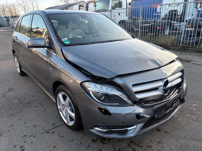 Mercedes B 1.8 B-200 CDI BlueEFFICIENCY 16V Sloopvoertuig (2012, Grijs)