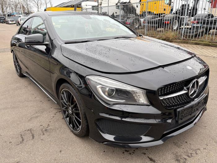 Mercedes CLA 1.6 CLA-200 16V Sloopvoertuig (2014, Zwart)