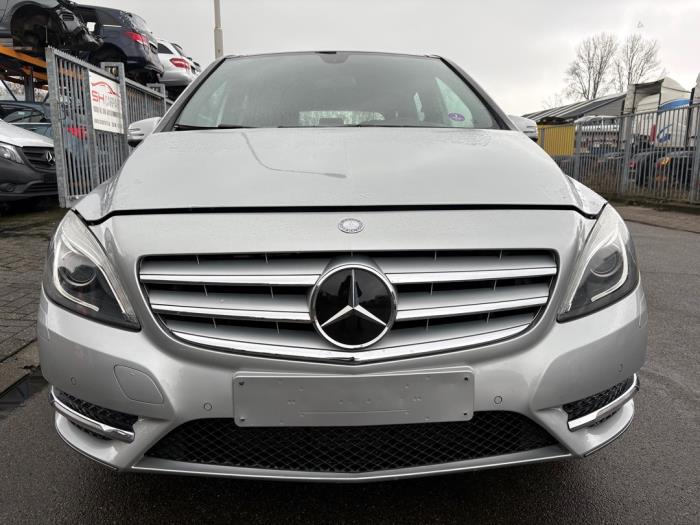 Mercedes B 1.6 B-180 BlueEFFICIENCY Turbo 16V Sloopvoertuig (2012, 761)