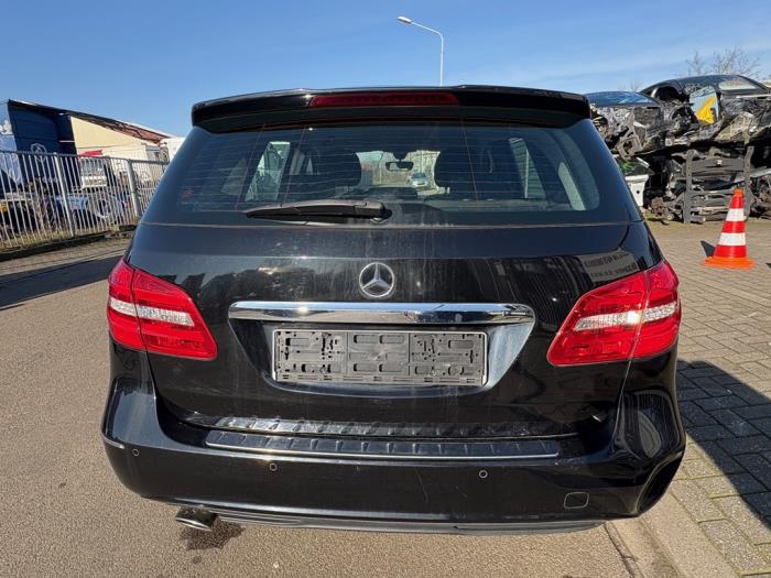 Mercedes B 1.6 B-200 BlueEFFICIENCY Turbo 16V Sloopvoertuig (2012, Zwart)