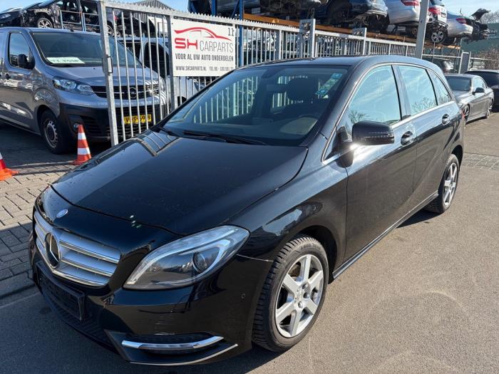 Mercedes B 1.6 B-200 BlueEFFICIENCY Turbo 16V Sloopvoertuig (2012, Zwart)