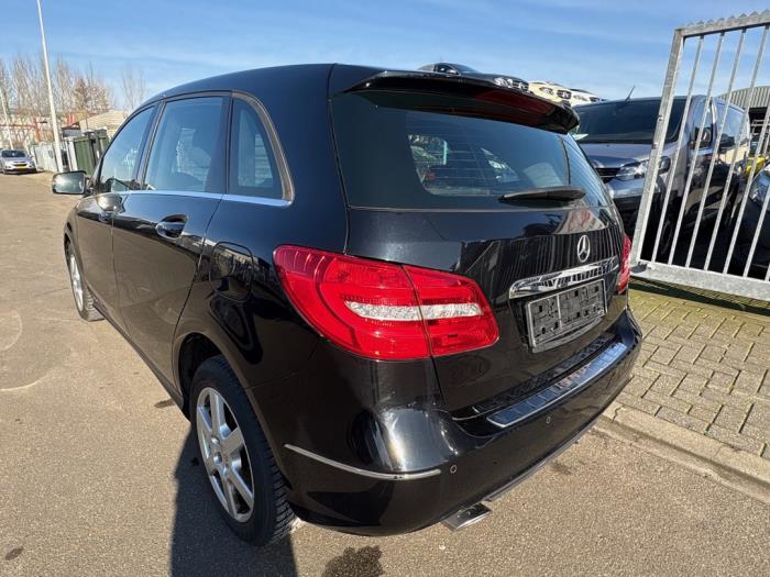 Mercedes B 1.6 B-200 BlueEFFICIENCY Turbo 16V Sloopvoertuig (2012, Zwart)