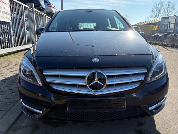 Mercedes B 1.6 B-200 BlueEFFICIENCY Turbo 16V Sloopvoertuig (2012, Zwart)