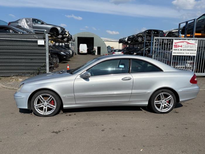 Mercedes CLK 2.2 220 CDI 16V Sloopvoertuig (2006, Zilvergrijs)