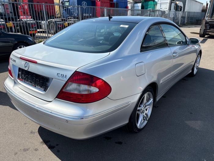 Mercedes CLK 2.2 220 CDI 16V Sloopvoertuig (2006, Zilvergrijs)