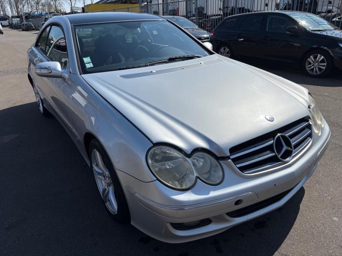 Mercedes CLK 2.2 220 CDI 16V Sloopvoertuig (2006, Zilvergrijs)