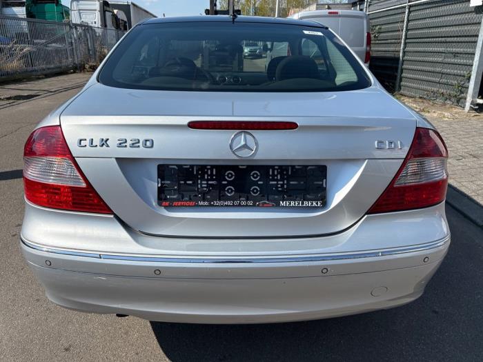 Mercedes CLK 2.2 220 CDI 16V Sloopvoertuig (2006, Zilvergrijs)