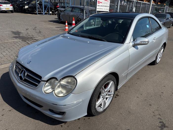 Mercedes CLK 2.2 220 CDI 16V Sloopvoertuig (2006, Zilvergrijs)