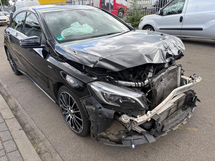 Mercedes A 1.6 A-200 16V Sloopvoertuig (2017, Zwart)