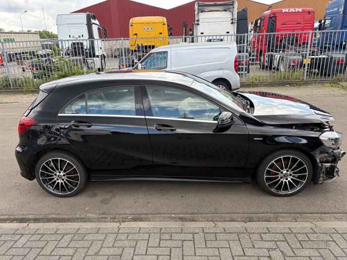 Mercedes A 1.6 A-200 16V Sloopvoertuig (2017, Zwart)