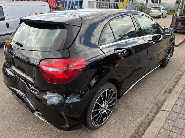 Mercedes A 1.6 A-200 16V Sloopvoertuig (2017, Zwart)