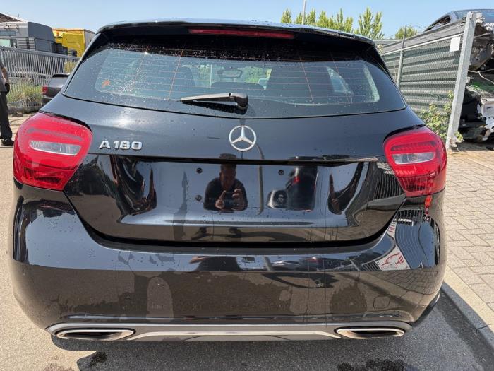 Mercedes A 1.6 A-180 16V Sloopvoertuig (2016, Zwart)