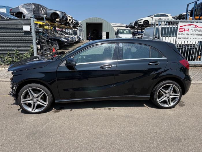 Mercedes A 1.6 A-180 16V Sloopvoertuig (2016, Zwart)