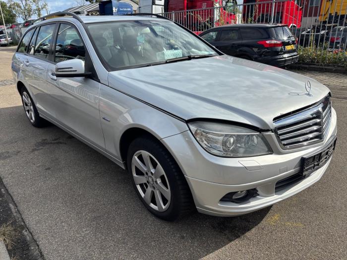 Mercedes C Estate 2.2 C-200 CDI 16V BlueEFFICIENCY Sloopvoertuig (2010, Zilver)