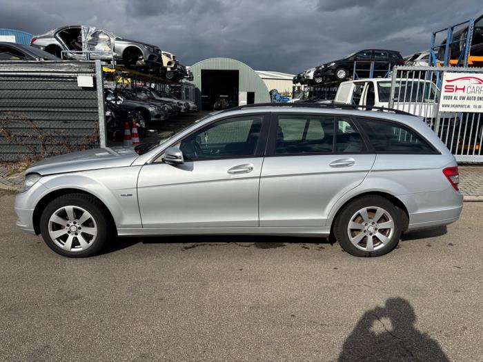 Mercedes C Estate 2.2 C-200 CDI 16V BlueEFFICIENCY Sloopvoertuig (2010, Zilver)