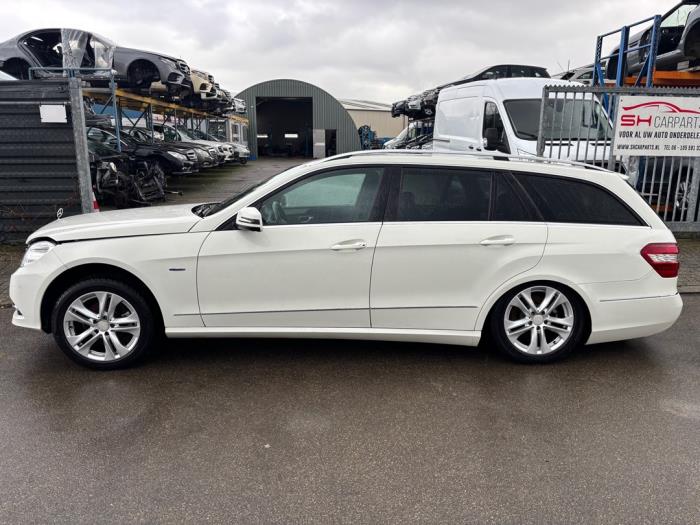 Mercedes E Estate E-200 CGI 16V BlueEfficiency Sloopvoertuig (2011, Wit)