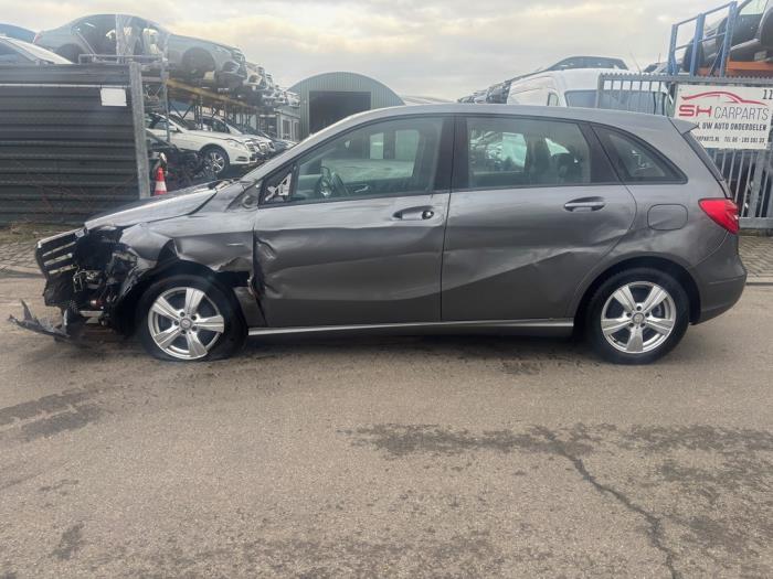 Mercedes B 1.8 B-180 CDI BlueEFFICIENCY 16V Sloopvoertuig (2012, Grijs)