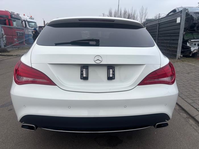 Mercedes CLA Shooting Brake 1.6 CLA-180 16V Sloopvoertuig (2015, Wit)