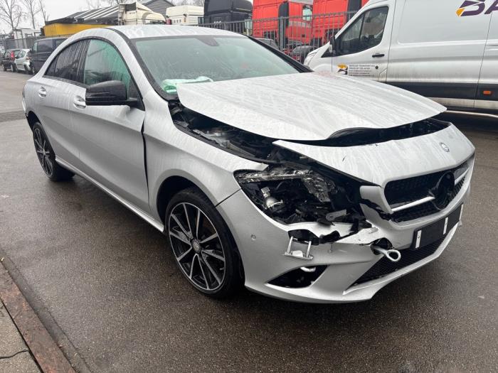 Mercedes CLA 1.6 CLA-200 16V Sloopvoertuig (2013, Grijs)
