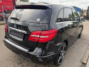 Mercedes B 2.0 B-250 BlueEFFICIENCY Turbo 16V Sloopvoertuig (2013, Zwart)