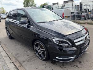 Mercedes B 2.0 B-250 BlueEFFICIENCY Turbo 16V Sloopvoertuig (2013, Zwart)