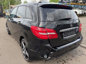 Mercedes B 2.0 B-250 BlueEFFICIENCY Turbo 16V Sloopvoertuig (2013, Zwart)