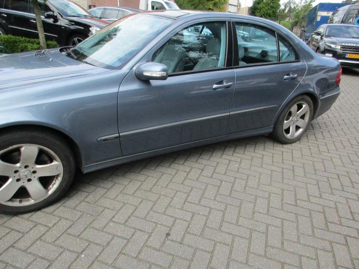 Mercedes E 3.2 E-320 CDI 24V Schadevoertuig (2003, Blauw)