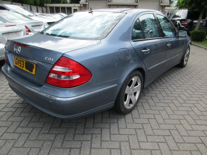 Mercedes E 3.2 E-320 CDI 24V Schadevoertuig (2003, Blauw)