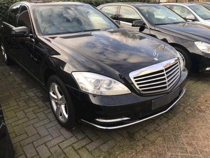 Mercedes S 3.0 S-350 CDI 24V 4-Matic Sloopvoertuig (2010, Metallic, Zwart)