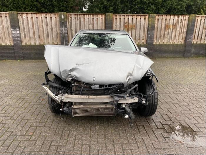 Mercedes E E-220 CDI 16V BlueEfficiency,BlueTEC Sloopvoertuig (2010, Metallic, Zilvergrijs)