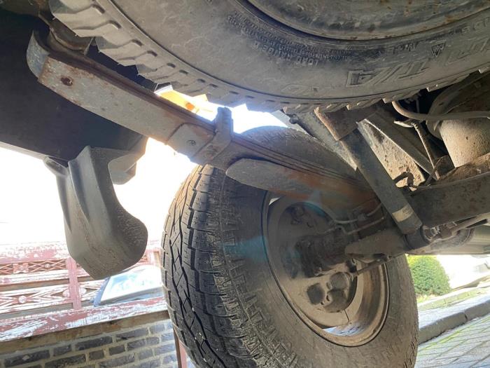 Mitsubishi L-200 2.5 DI-D 4x4 Sloopvoertuig (2009, Grijs)