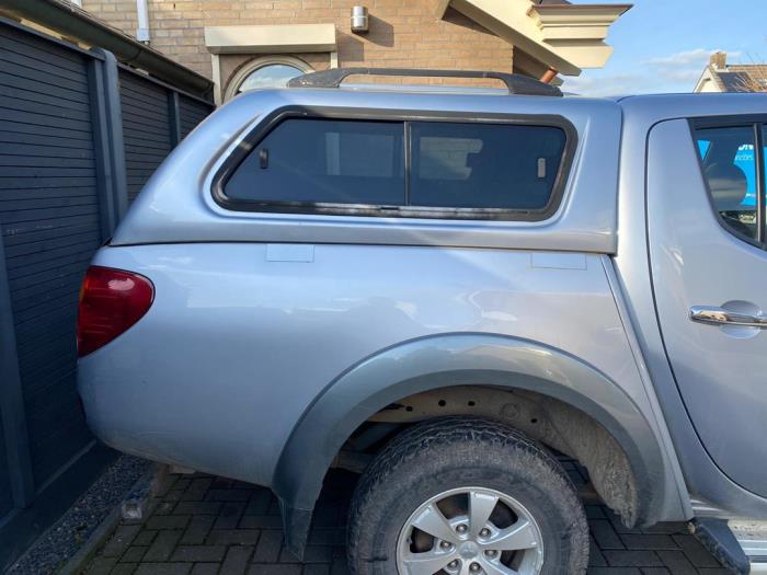Mitsubishi L-200 2.5 DI-D 4x4 Sloopvoertuig (2009, Grijs)