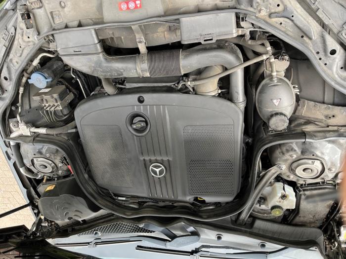 Mercedes E E-250 CDI 16V BlueEfficiency,BlueTec Sloopvoertuig (2013, Metallic, Zwart)