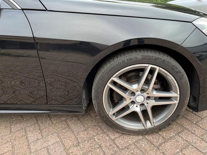 Mercedes E E-250 CDI 16V BlueEfficiency,BlueTec Sloopvoertuig (2013, Metallic, Zwart)