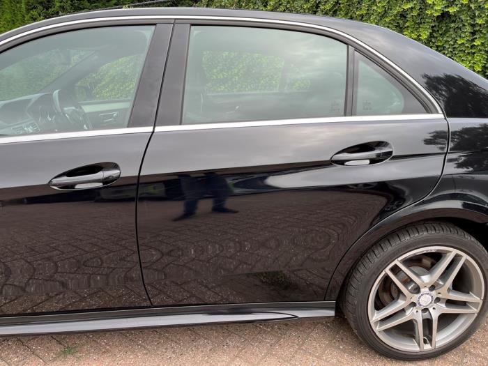 Mercedes E E-250 CDI 16V BlueEfficiency,BlueTec Sloopvoertuig (2013, Metallic, Zwart)