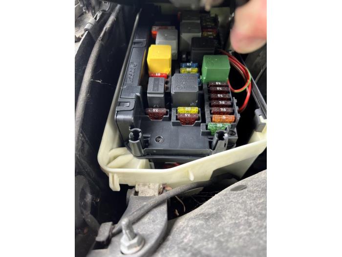 Mercedes E E-250 CDI 16V BlueEfficiency,BlueTec Sloopvoertuig (2013, Metallic, Zwart)