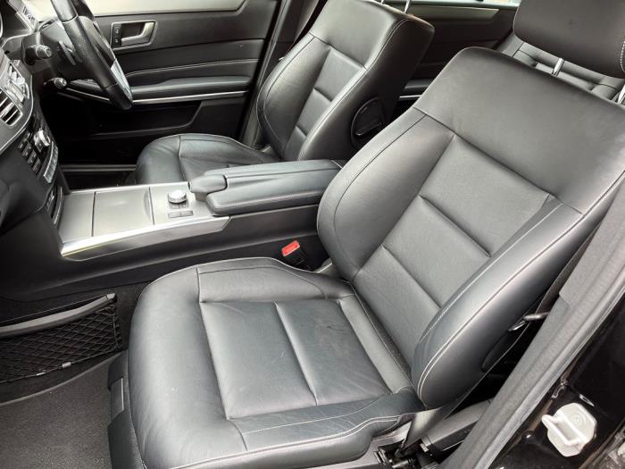 Mercedes E E-250 CDI 16V BlueEfficiency,BlueTec Sloopvoertuig (2013, Metallic, Zwart)