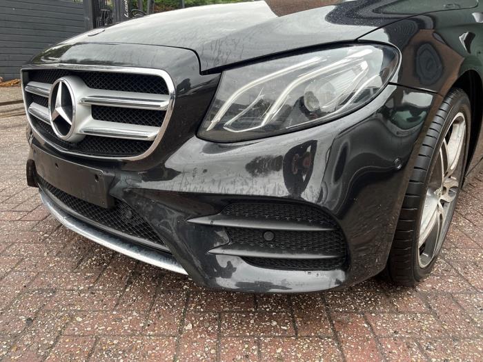 Mercedes E E-220d 2.0 Turbo 16V Sloopvoertuig (2017, Metallic, Zwart)