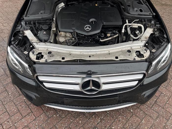 Mercedes E E-220d 2.0 Turbo 16V Sloopvoertuig (2017, Metallic, Zwart)