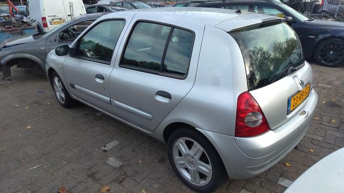 Renault Clio II 1.2 16V Sloopvoertuig (2005, Grijs)