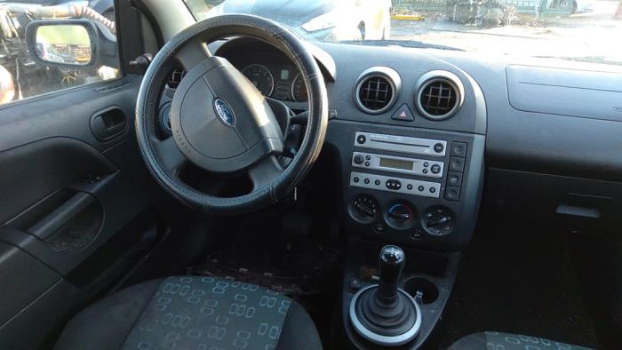 Ford Fiesta 5 1.4 16V Sloopvoertuig (2003, Grijs)