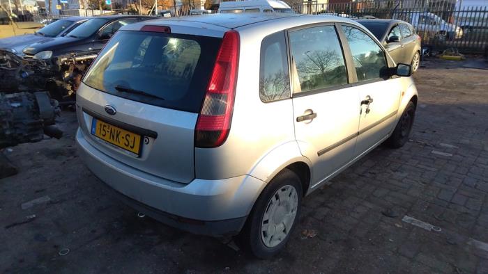 Ford Fiesta 5 1.4 16V Sloopvoertuig (2003, Grijs)