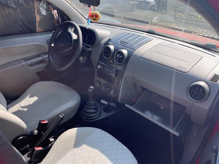 Ford Fusion 1.4 16V Sloopvoertuig (2004, Rood)