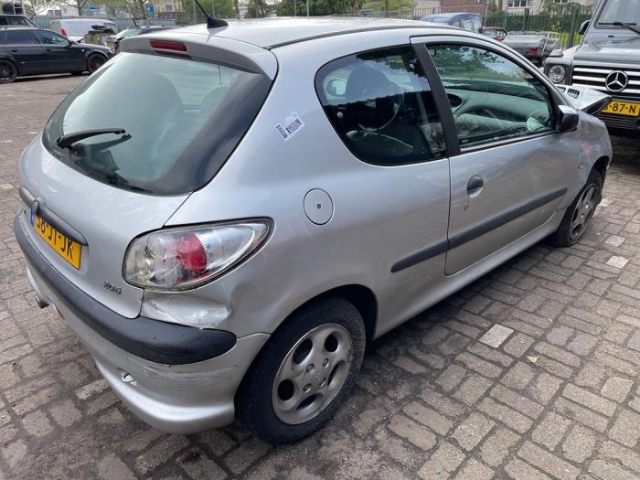 Peugeot 206 1.4 XR,XS,XT,Gentry Sloopvoertuig (2003, Grijs)