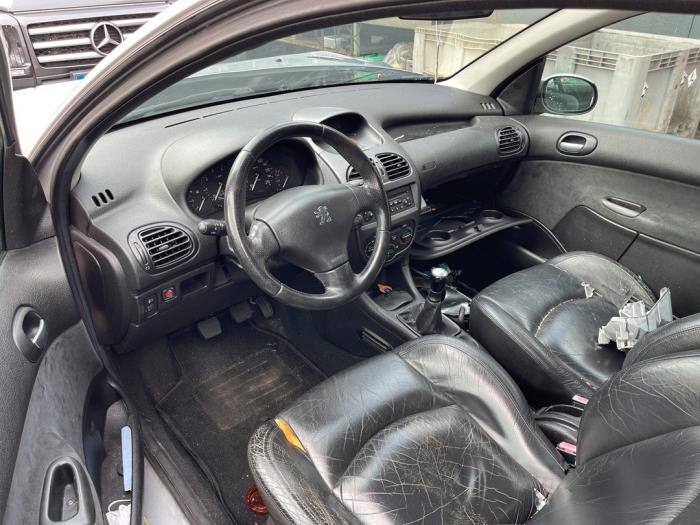 Peugeot 206 1.4 XR,XS,XT,Gentry Sloopvoertuig (2003, Grijs)
