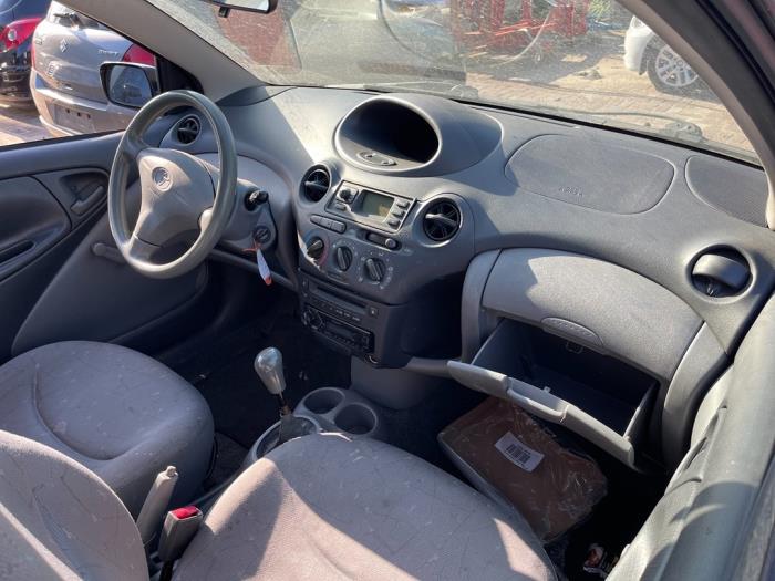 Toyota Yaris 1.0 16V VVT-i Sloopvoertuig (2000, Zwart)