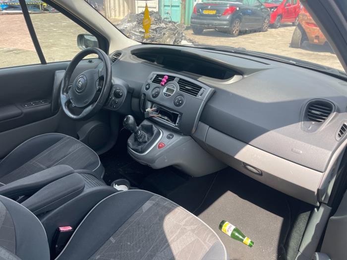 Renault Scénic II 2.0 16V Sloopvoertuig (2004, Zwart)