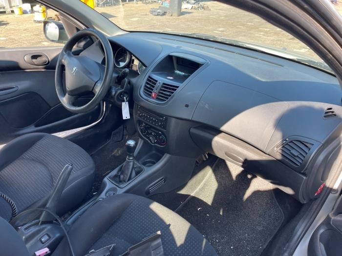 Peugeot 206+ 1.1 XR,XS Sloopvoertuig (2009, Grijs)