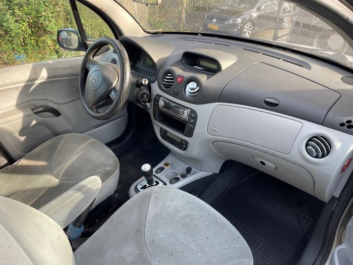 Citroen C3 1.4 Sloopvoertuig (2002, Grijs)