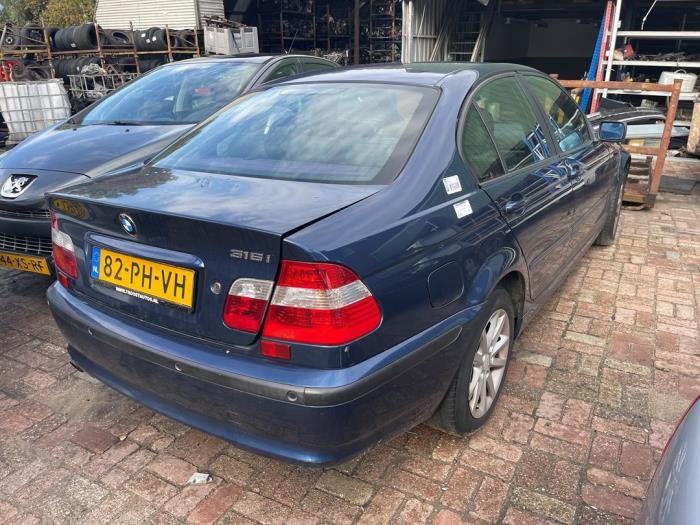 BMW 3 serie 316i 16V Sloopvoertuig (2004, Donker, Blauw)